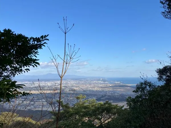斟鉢山